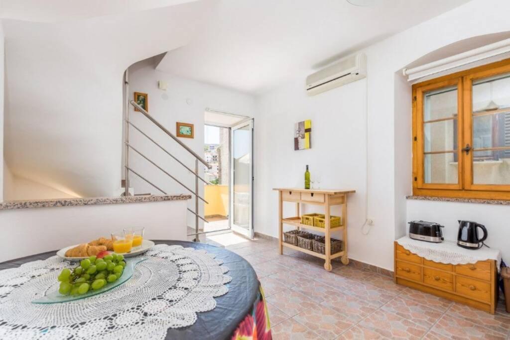 Apartmán Tin 2 Vrbnik Exteriér fotografie