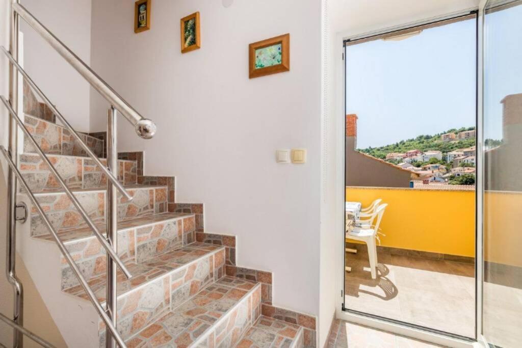 Apartmán Tin 2 Vrbnik Exteriér fotografie