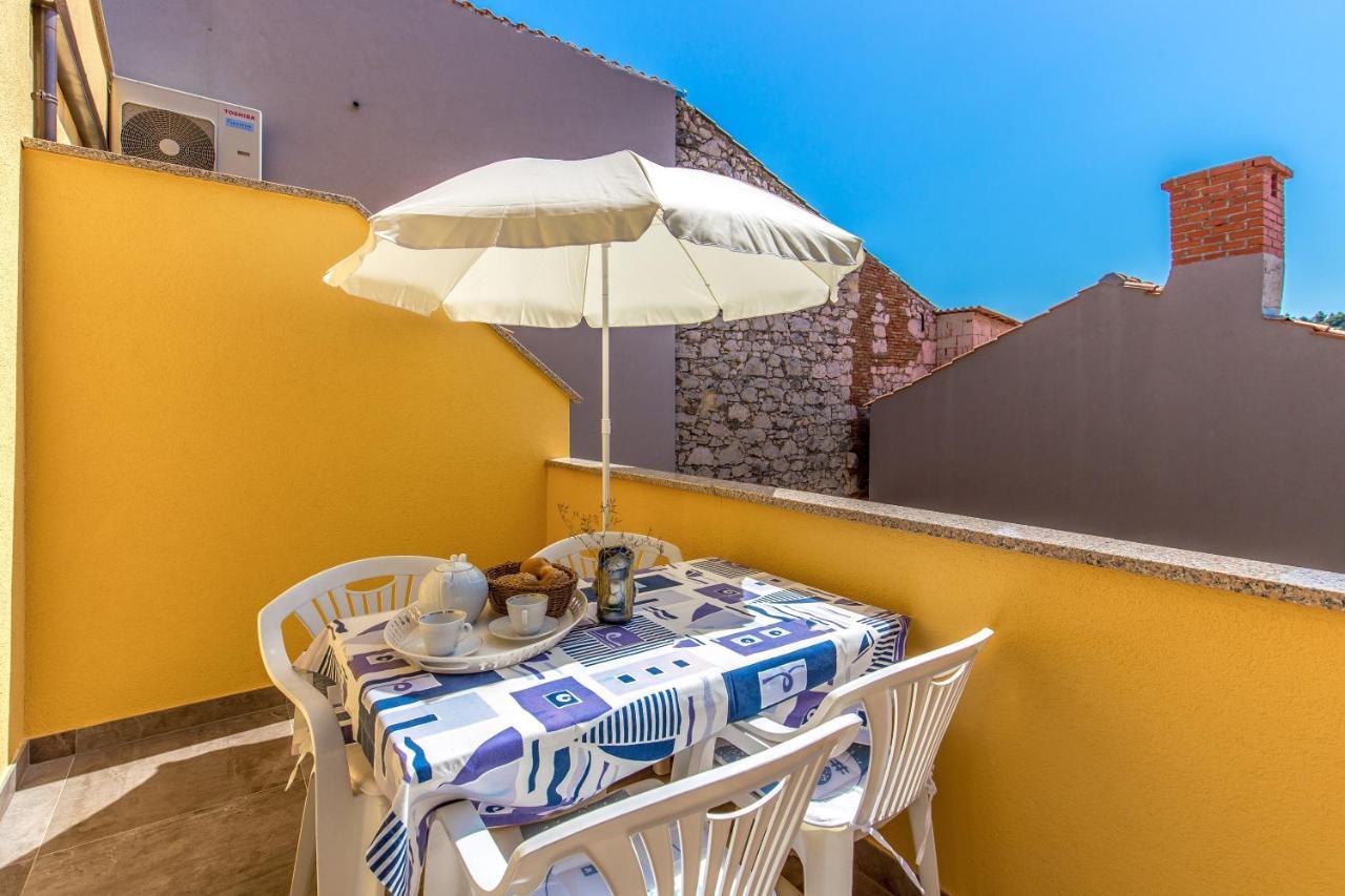 Apartmán Tin 2 Vrbnik Exteriér fotografie